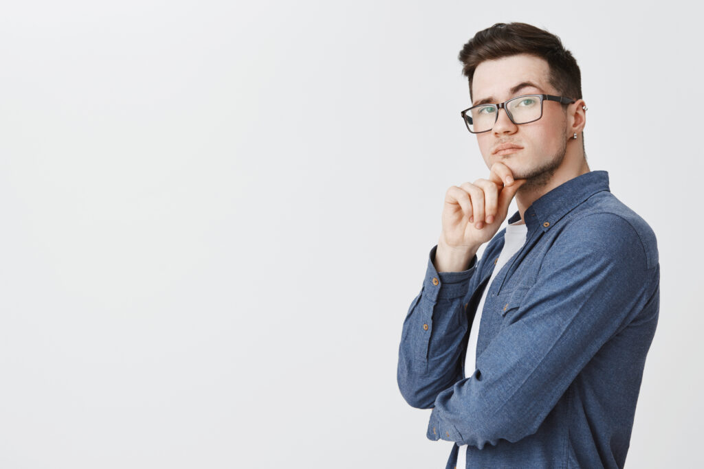 Ob du am liebsten an Hardware schraubst oder Daten analysierst – Technik-Nerds sind auf dem Arbeitsmarkt heiß begehrt. In diesen Jobs kannst du dein Know-how richtig ausleben, verdienst gut und hast hervorragende Zukunftsaussichten.